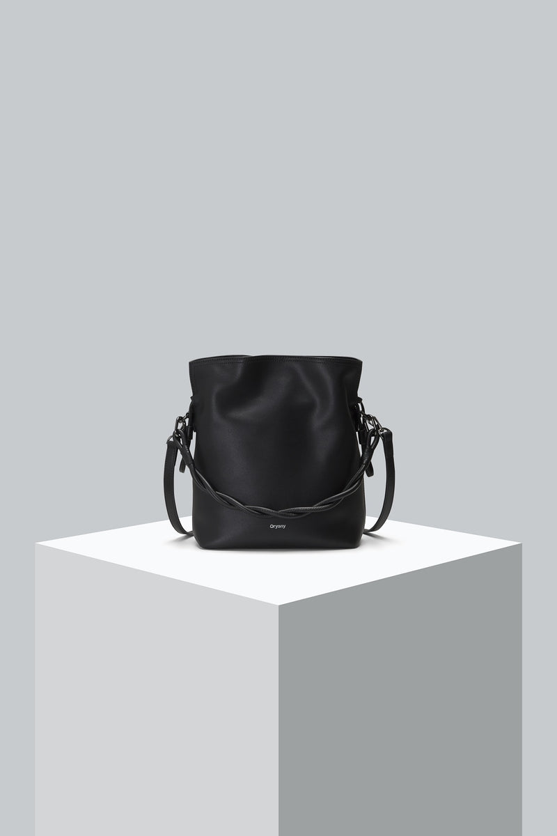 Madeleine Bucket - Medium Crossbody